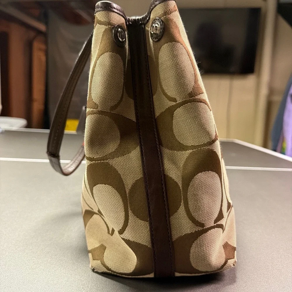 Coach Signature Jacquard Stripe Tote Bag Khaki Brown Red Canvas Shoulder Bag